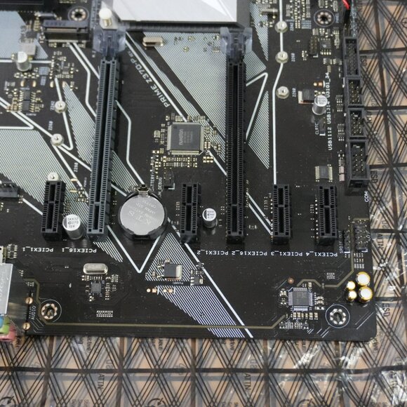 Asus Z-370-P Motherboard PC - Picture 10 of 11